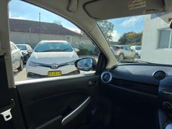 2010 Mazda
2 Neo