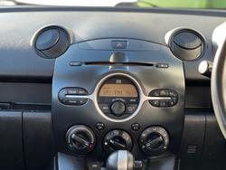 2010 Mazda
2 Neo
