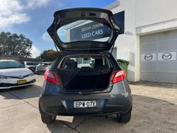 2010 Mazda
2 Neo