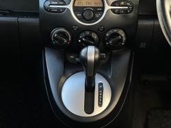 2010 Mazda
2 Neo