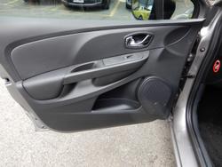 2015 Renault Clio Expression IV B98 Grey