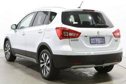 2020 Suzuki
S-Cross Turbo Prestige