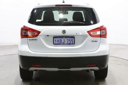 2020 Suzuki
S-Cross Turbo Prestige