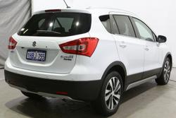 2020 Suzuki
S-Cross Turbo Prestige