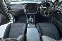 2023 Isuzu
MU-X LS-U