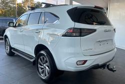 2023 Isuzu
MU-X LS-U