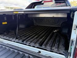 2022 Isuzu
D-MAX X-TERRAIN