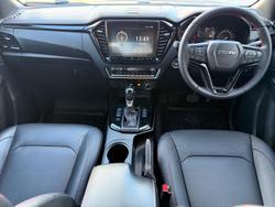 2022 Isuzu
D-MAX X-TERRAIN