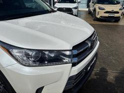 2018 Toyota
                Kluger Grande