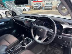 2018 Toyota
Hilux SR5