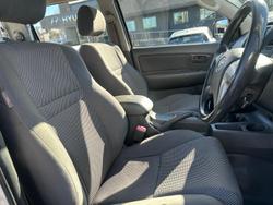 2012 Toyota
Hilux SR