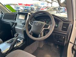 2017 Toyota
Landcruiser GXL