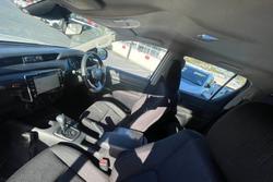 2021 Toyota
Hilux SR