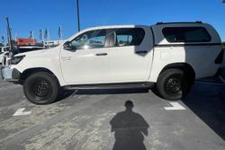 2021 Toyota
Hilux SR