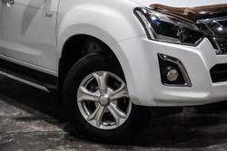 2019 Isuzu
                D-MAX LS-U