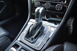 2014 Volkswagen
                Golf R