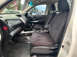 2015 Nissan
                Navara DX