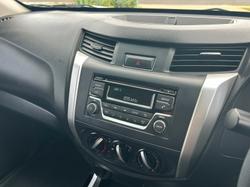 2015 Nissan
                Navara DX
