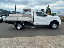 2015 Nissan
                Navara DX