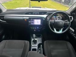 2020 Toyota
Hilux SR5