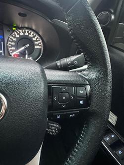 2020 Toyota
Hilux SR5