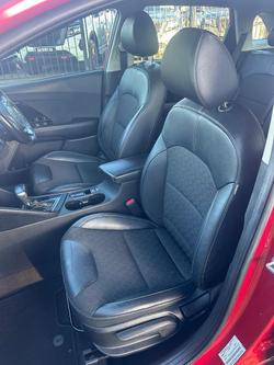 2021 Kia
Niro Hybrid S