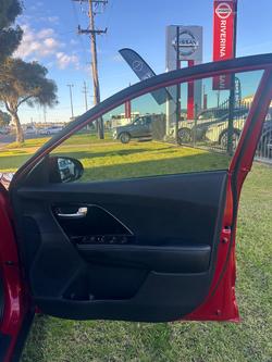 2021 Kia
Niro Hybrid S