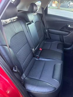 2021 Kia
Niro Hybrid S