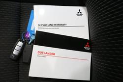 2024 Mitsubishi
Outlander LS