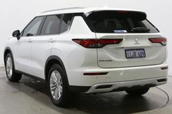 2024 Mitsubishi
Outlander LS