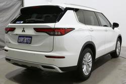 2024 Mitsubishi
Outlander LS