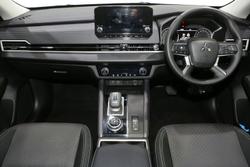 2024 Mitsubishi
Outlander LS