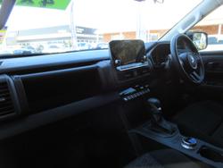2025 Mitsubishi
Triton GLX