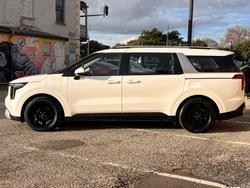 2024 Kia
                Carnival S