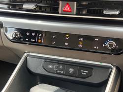 2024 Kia
                Carnival S