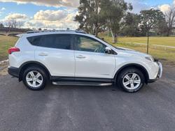 2013 Toyota
RAV4 Cruiser