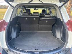 2013 Toyota
RAV4 Cruiser