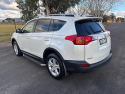 2013 Toyota
RAV4 Cruiser