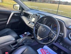 2013 Toyota
RAV4 Cruiser