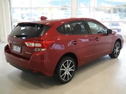 2017 Subaru
Impreza 2.0i Premium