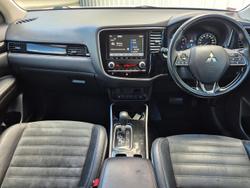 2019 Mitsubishi
Outlander LS