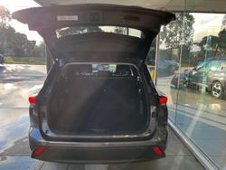 2022 Toyota
                Kluger GXL