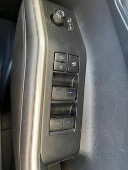 2022 Toyota
                Kluger GXL