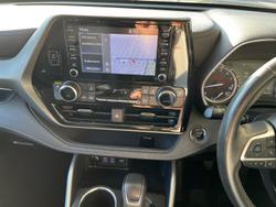 2022 Toyota
                Kluger GXL
