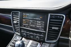 2010 Porsche
Panamera 4S