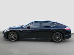 2010 Porsche
Panamera 4S