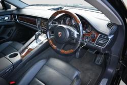 2010 Porsche
Panamera 4S