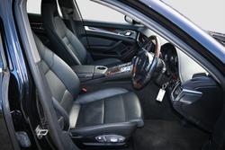2010 Porsche
Panamera 4S