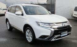 2021 Mitsubishi
Outlander ES