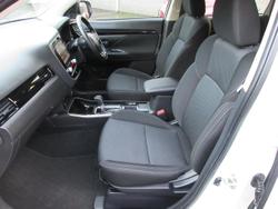 2021 Mitsubishi
Outlander ES
